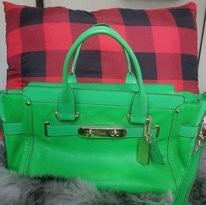 COACH SWAGGER CARRYALL Satchel